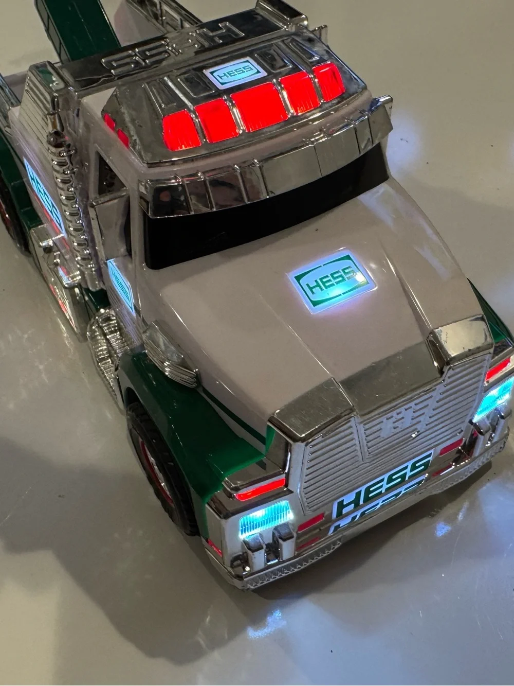 Hess 2019 Toy Tow Truck Rescue Team Lights, Motion and Sounds Works Mod Hook
